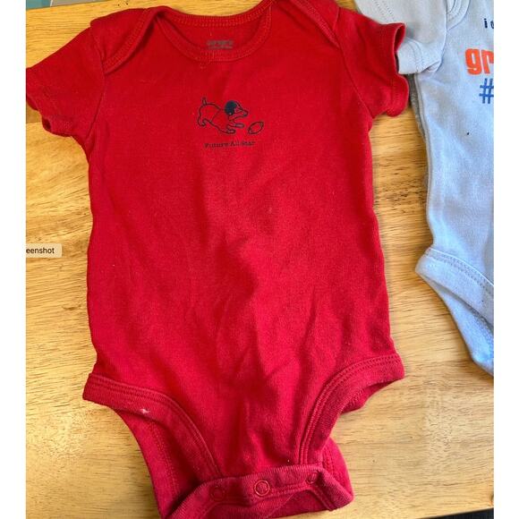 11+ pcs Baby 0-3 months clothes 5 one-piece 1 shirts 5 pairs of socks - Picture 5 of 9